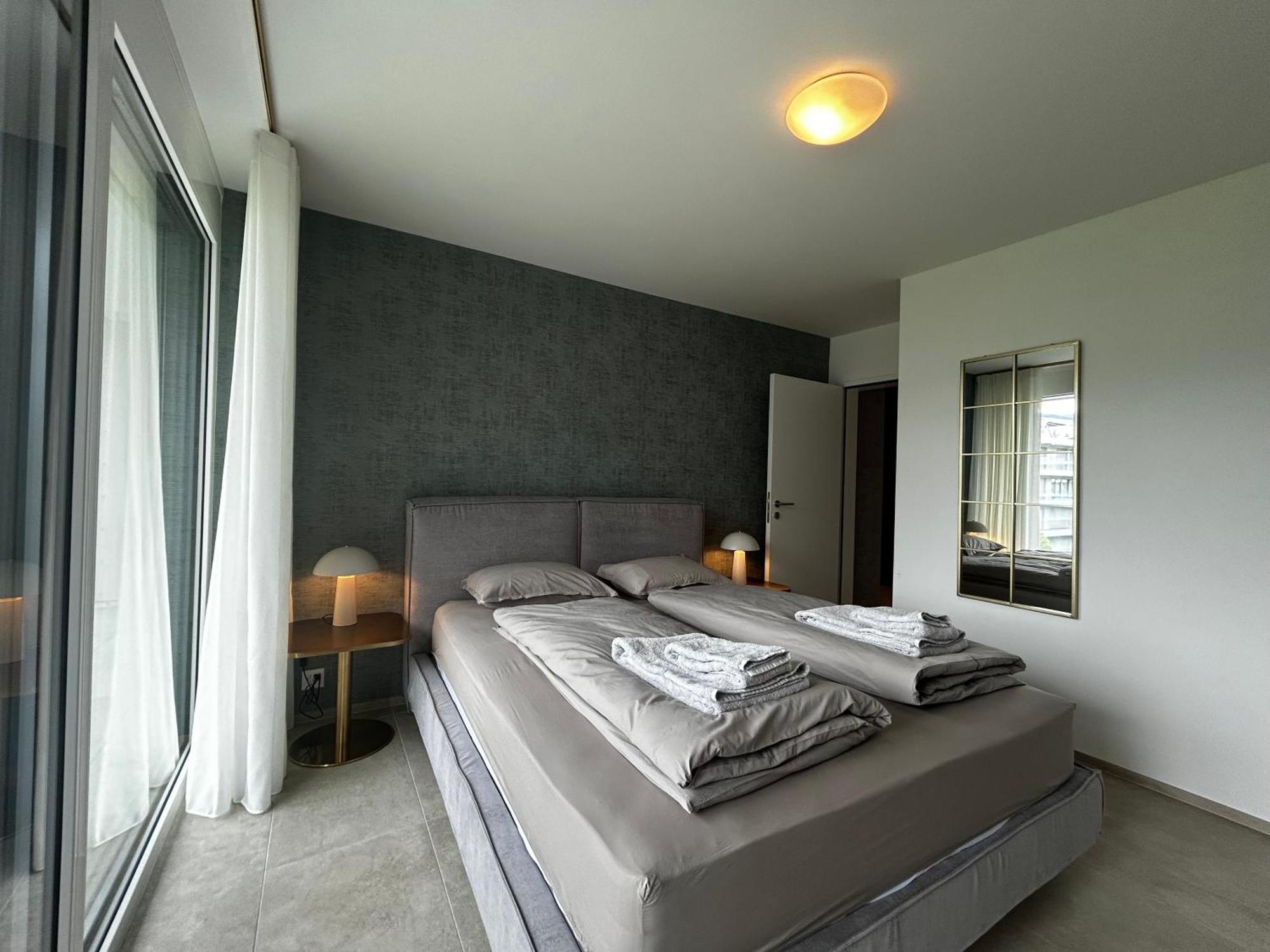 Family Apartment, Near The Beach Whit Private Park Locarno Bagian luar foto