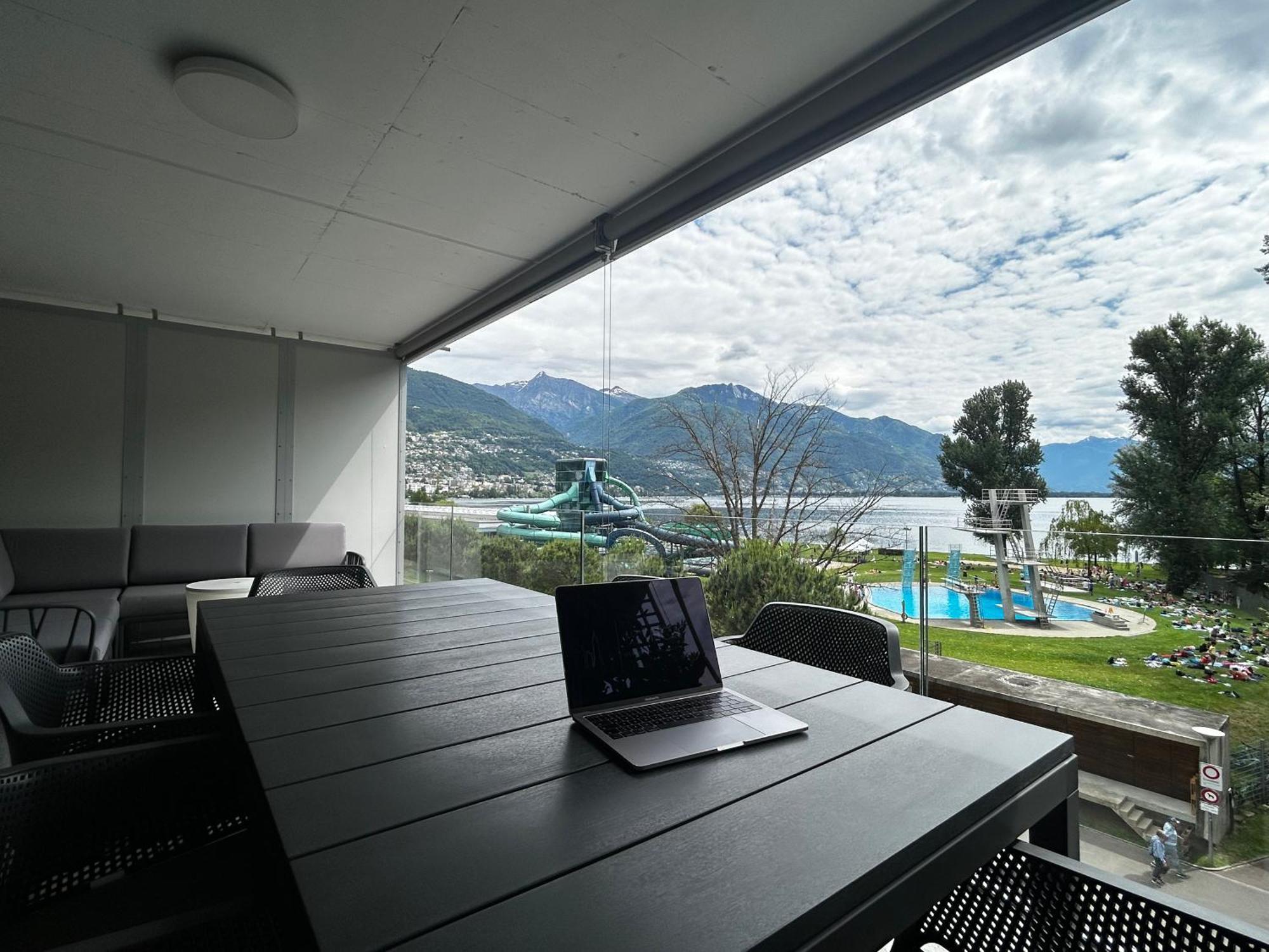 Family Apartment, Near The Beach Whit Private Park Locarno Bagian luar foto