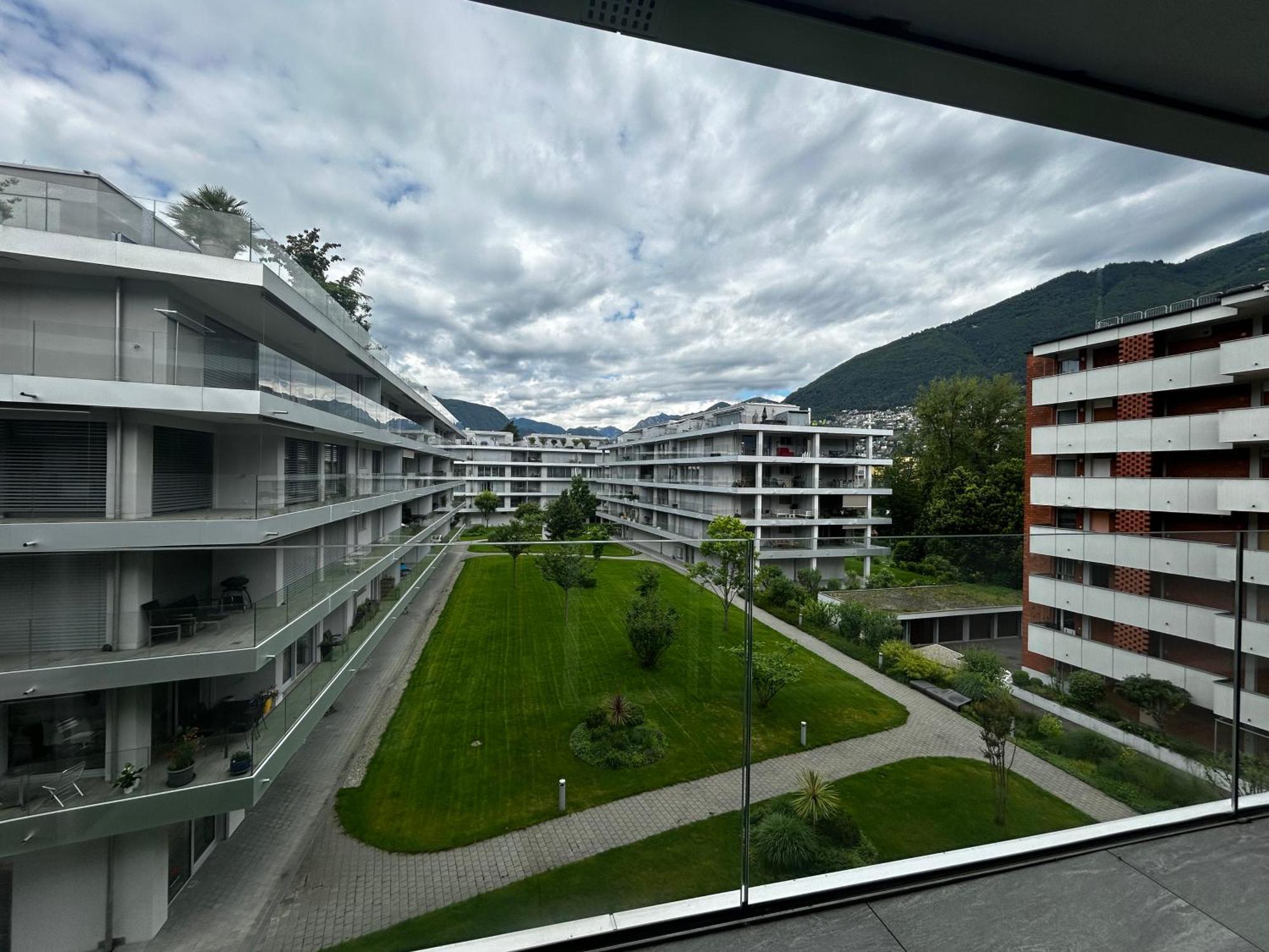 Family Apartment, Near The Beach Whit Private Park Locarno Bagian luar foto