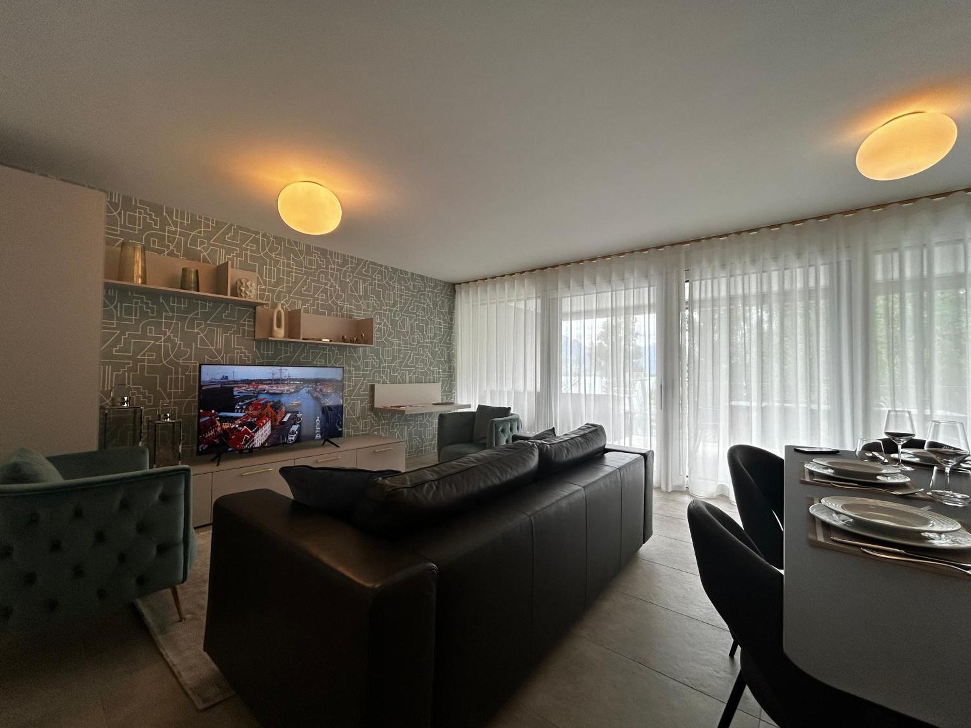 Family Apartment, Near The Beach Whit Private Park Locarno Bagian luar foto