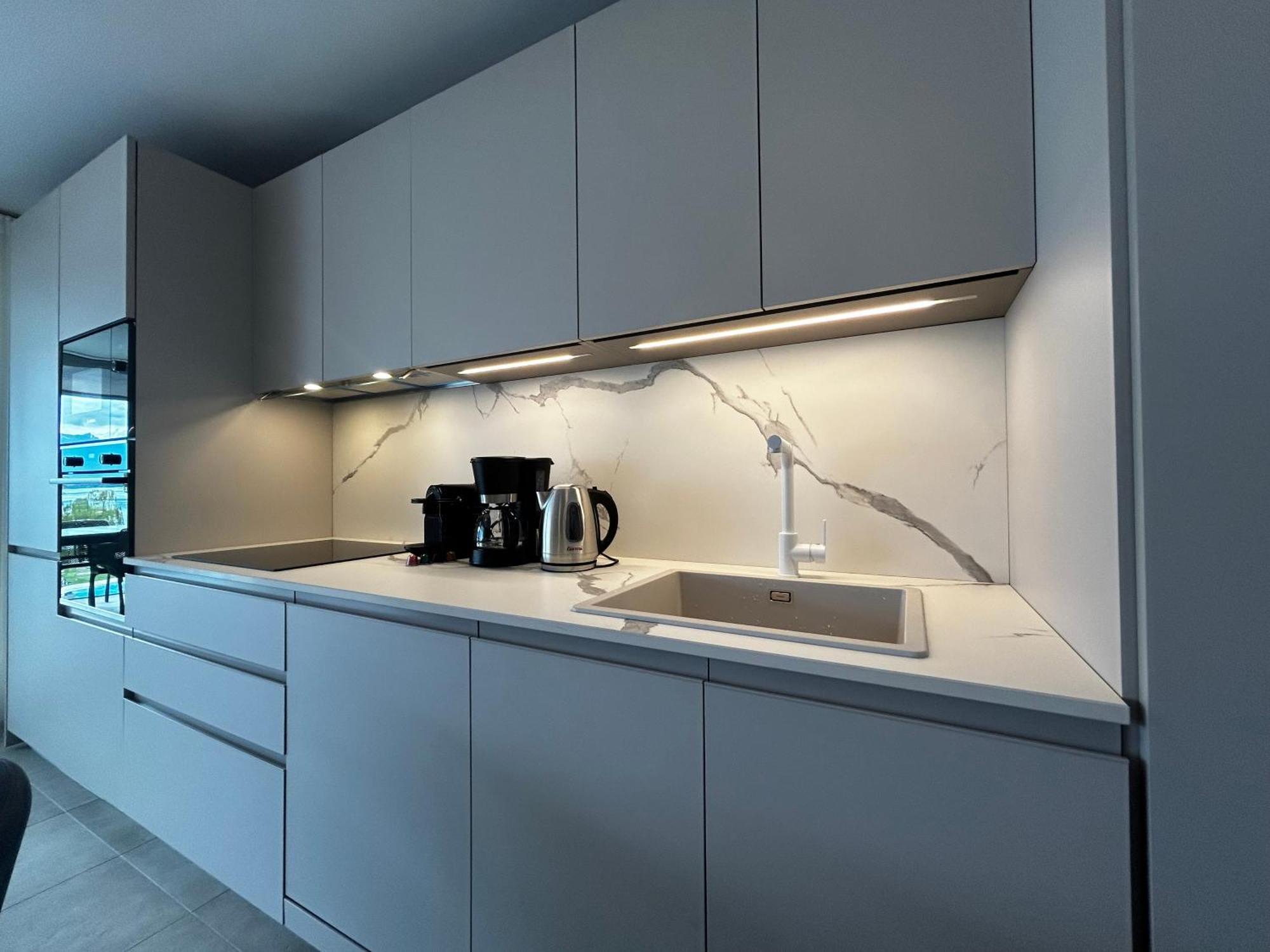 Family Apartment, Near The Beach Whit Private Park Locarno Bagian luar foto