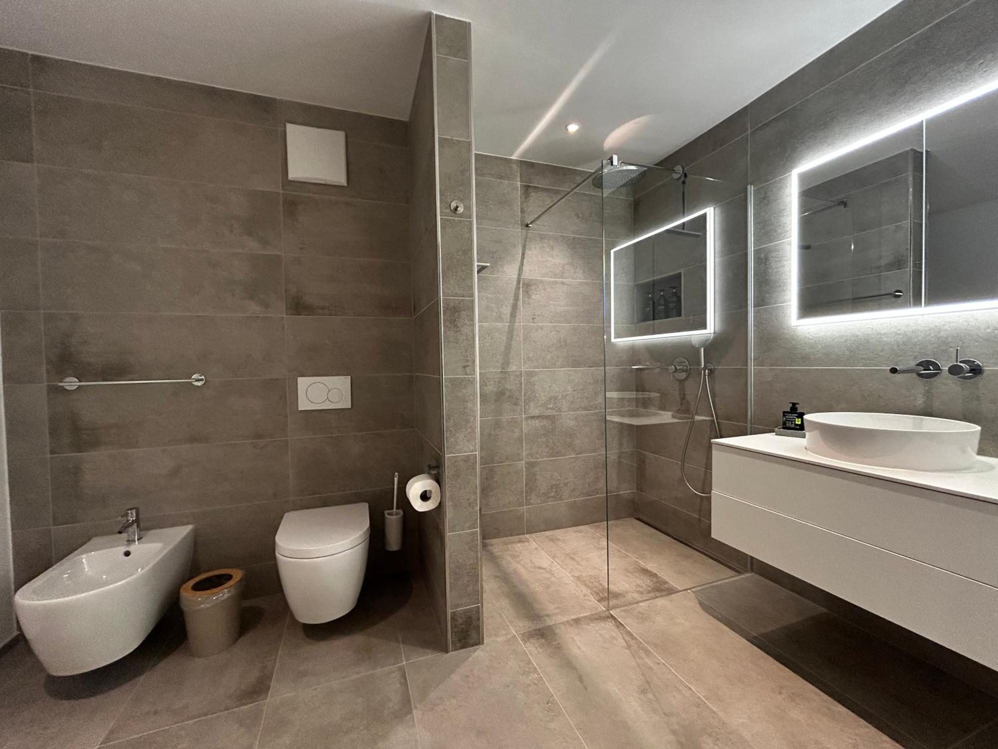 Family Apartment, Near The Beach Whit Private Park Locarno Bagian luar foto