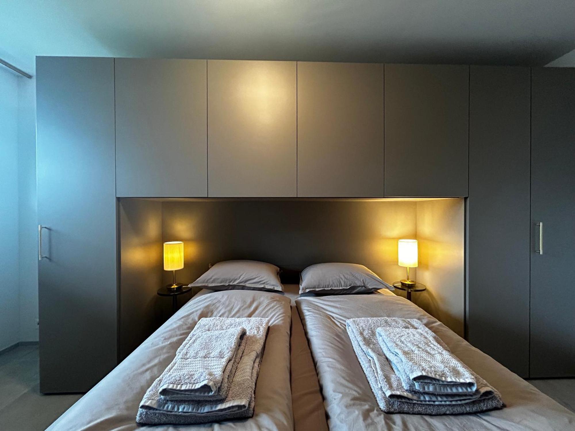 Family Apartment, Near The Beach Whit Private Park Locarno Bagian luar foto