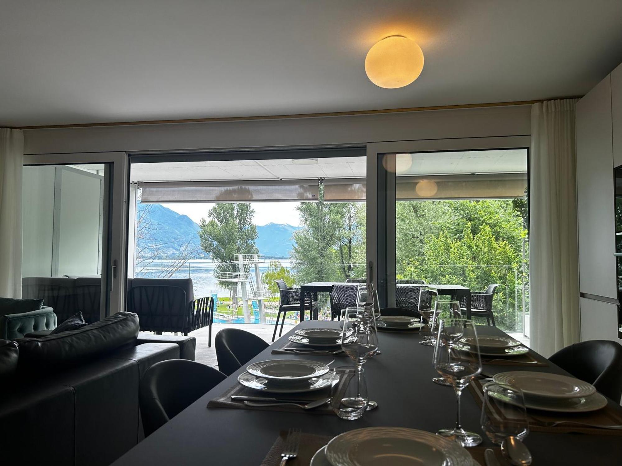 Family Apartment, Near The Beach Whit Private Park Locarno Bagian luar foto