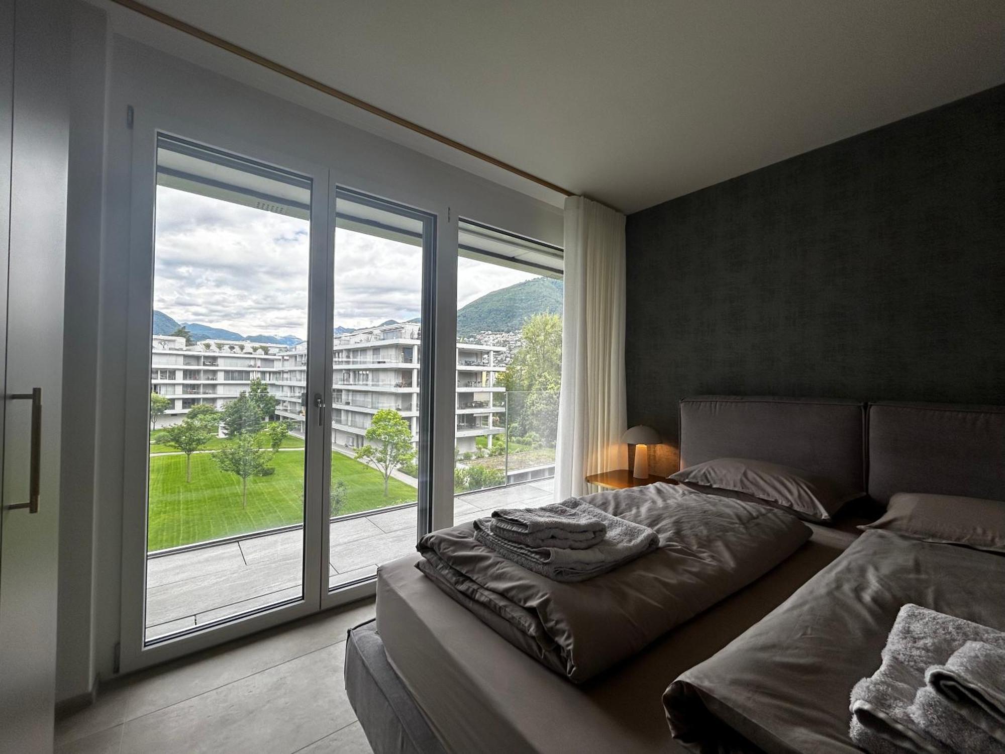 Family Apartment, Near The Beach Whit Private Park Locarno Bagian luar foto